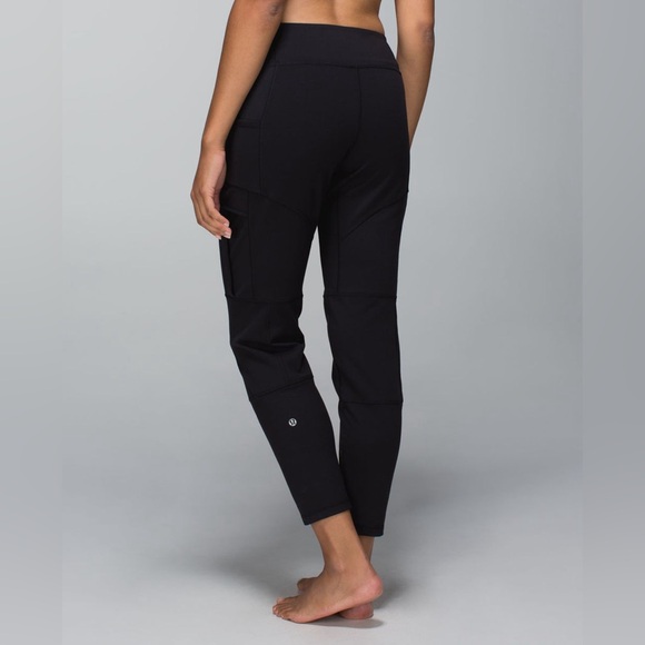 Lululemon Om & Roam Untight Tight
Black luon loose fit cargo pocket pants - Picture 3 of 16